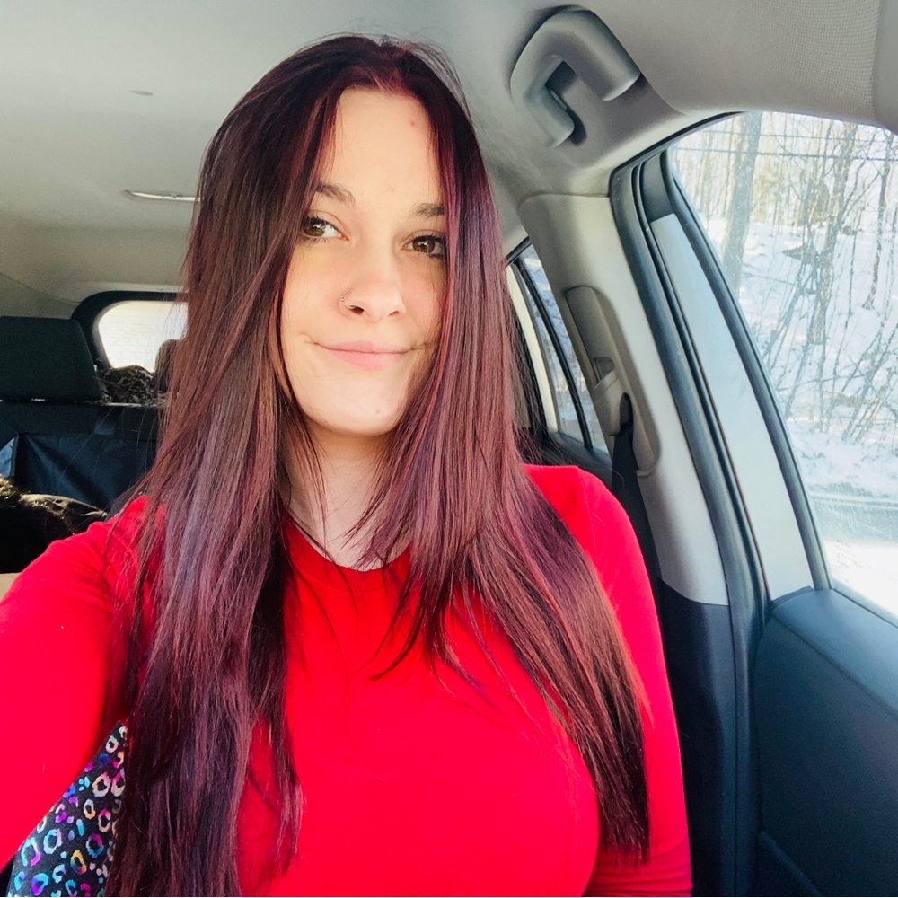 Meet your Posher, Makayla